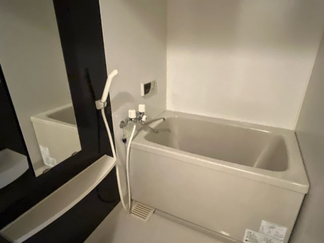 ハッピーコートさんわの浴室