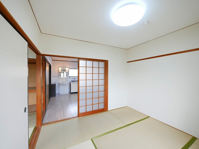 いせやハイツの和室