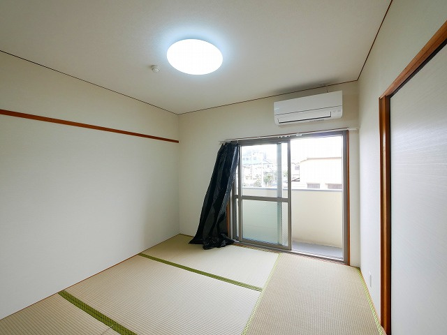 いせやハイツの和室