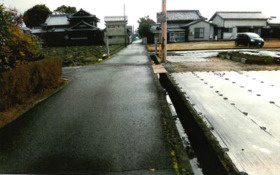 西条市喜多台81-1、81-2の前面道路含む現地写真