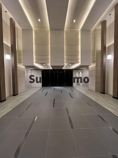 尼崎市昭和通５丁目の賃貸マンションのエントランス|ゆとりのあるエントランスです
