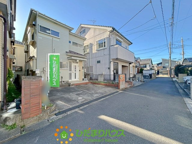 杉戸町清地６丁目　中古一戸建ての前面道路含む現地写真