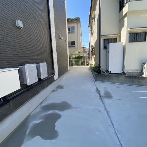 プレジール萱島のエントランス