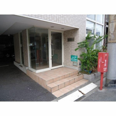 【エントランス】 | Ｌａ　Ｐｒｉｍａｖｅｒａ | 清潔なエントランスです