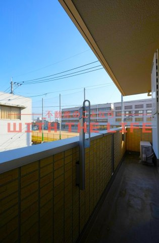 アリス京町壱番館【キャッシュバック対象】のバルコニー|外からの目が気にならないバルコニーで洗濯物が干せます