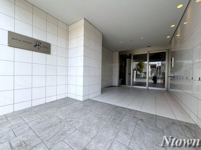 【エントランス】 | ロイヤルピジョンライズ | 毎日通るエントランスはこのようになっています