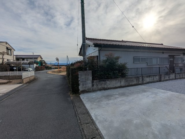 中古戸建　原市　平屋の駐車場