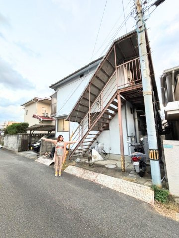 徒歩3分以内でコンビニもドラッグストアも病院も…全てが揃う場所、松山市中央のトチ