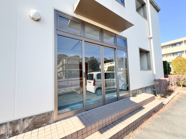 さなるの丘　貸事務所のエントランス