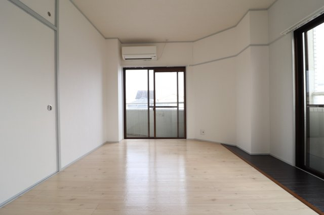 フレンドコーポさわらぎの洋室