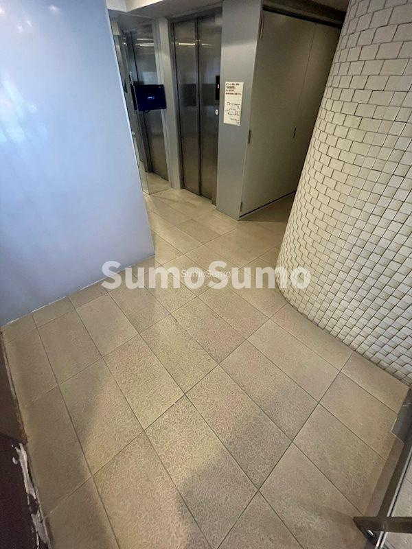 大阪市中央区南船場２丁目の賃貸マンションのロビー
