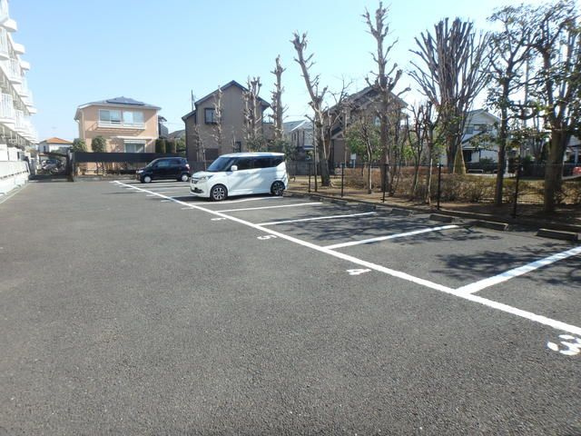 プレイリーハイムⅡの駐車場