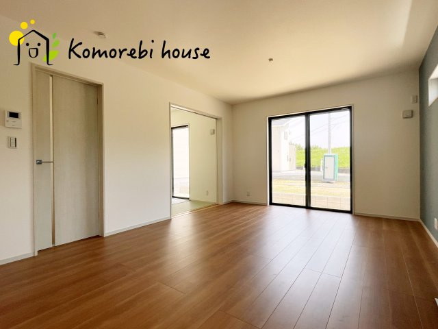 川島町下伊草　新築一戸建て　いろどりアイタウン　02の居間・リビング|居間です