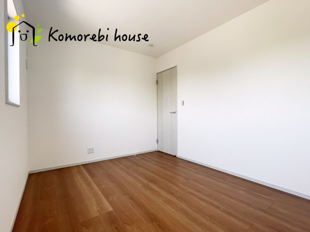 川島町下伊草　新築一戸建て　いろどりアイタウン　02の洋室|落ち着いた色調の洋室です