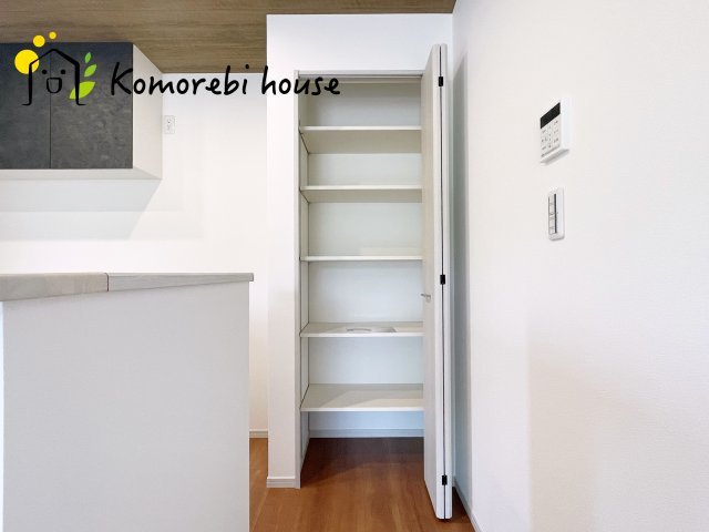 川島町下伊草　新築一戸建て　いろどりアイタウン　02の収納|便利な収納スペースです