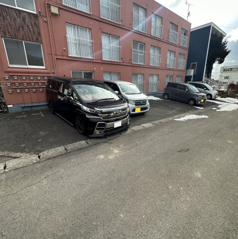 学）コーポＭＴの駐車場