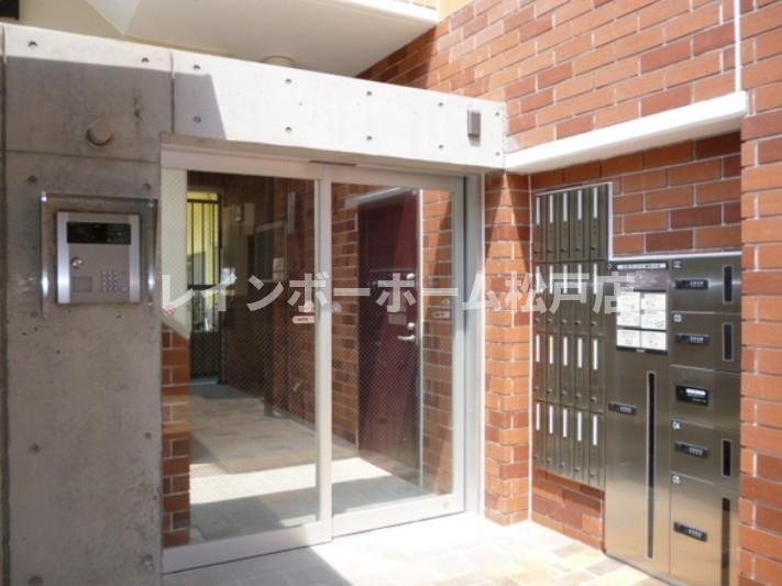 仲介手数料（賃料の1.10ヵ月）の50％OFF対象物件！のエントランス|毎日通るエントランスはこのようになっています
