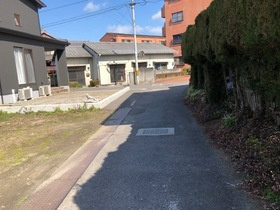 西条市神拝甲159-2の前面道路含む現地写真