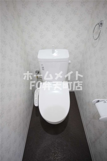 【トイレ】 | ステイブルコート弁天町 | 温水洗浄便座付き