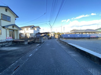 【前面道路含む現地写真】