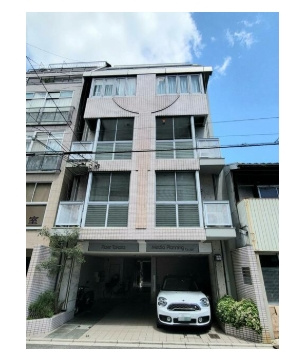 フローラ高田の外観