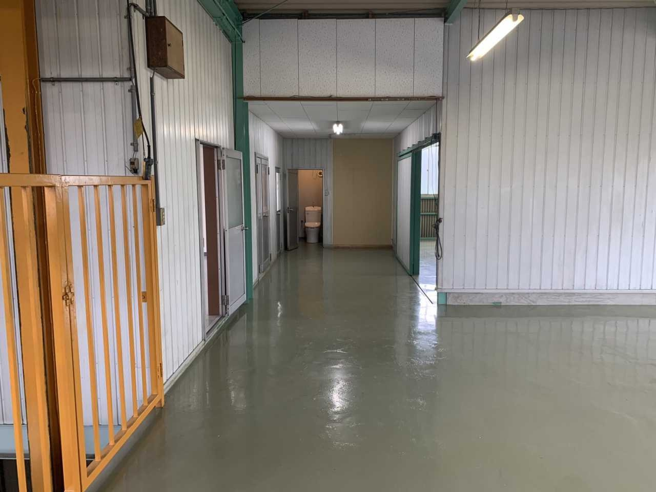 山町貸倉庫の内装