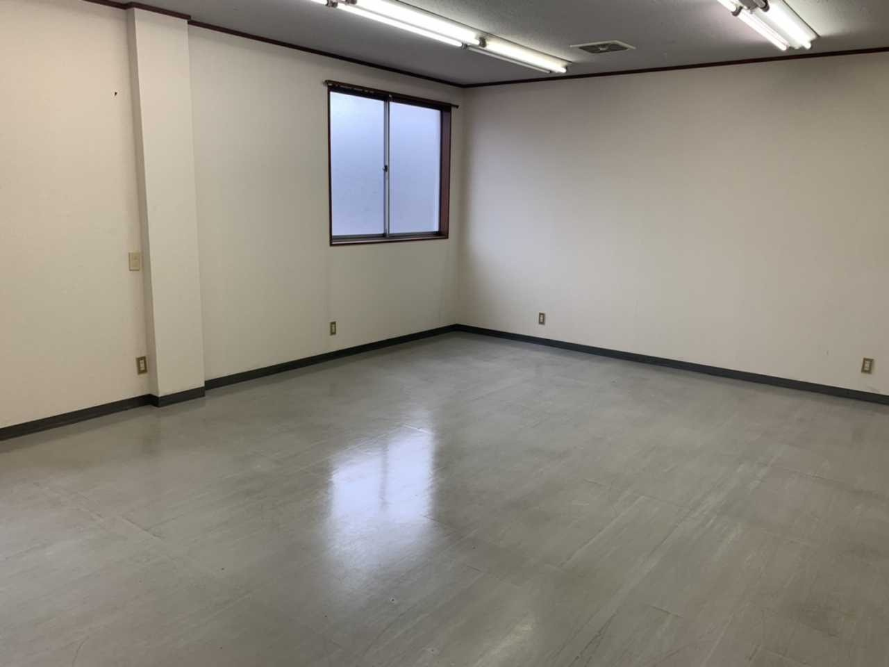 山町貸倉庫の内装