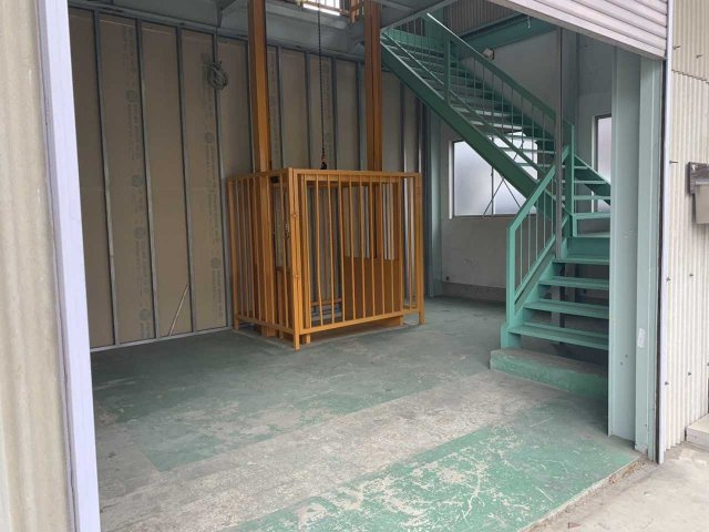 山町貸倉庫の内装