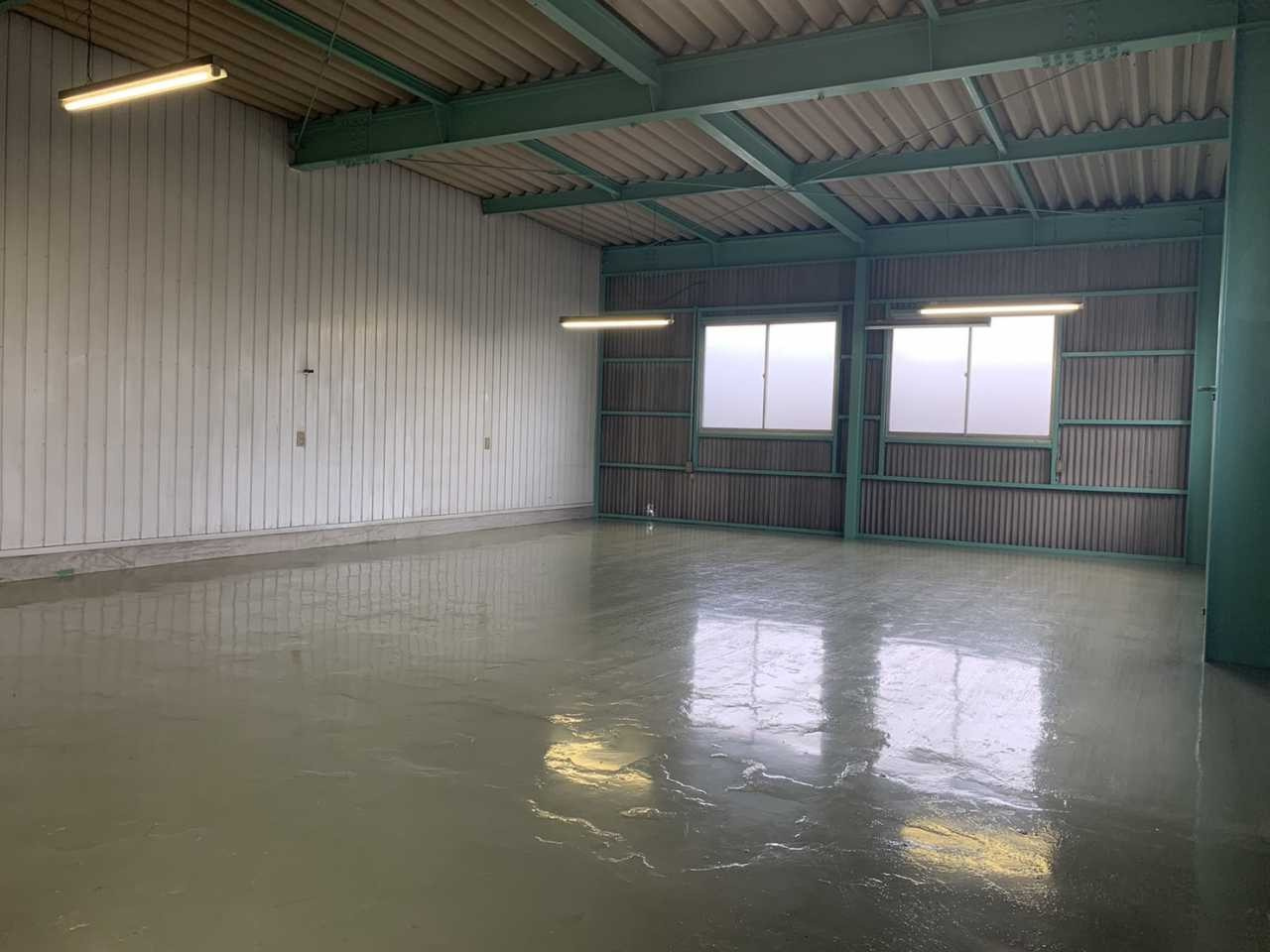 山町貸倉庫の内装