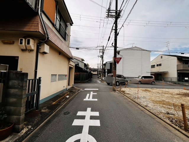 花園春日町の前面道路含む現地写真|■火曜日・水曜日も営業中！ お客様のご都合に合わせてご対応させて頂きます！