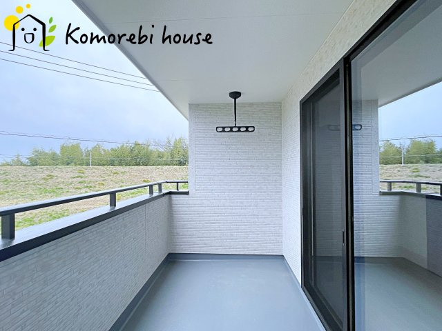 川島町下伊草　新築一戸建て　いろどりアイタウン　07のバルコニー|暖かな日差しのふりそそぐバルコニー