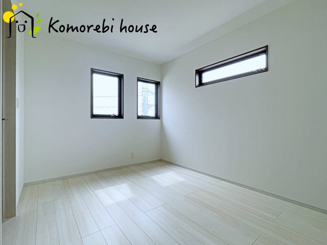 川島町下伊草　新築一戸建て　いろどりアイタウン　07の子供部屋|明るい居室です
