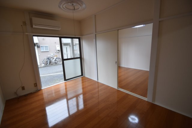 佐久間ハイツＡの寝室|全室洋室