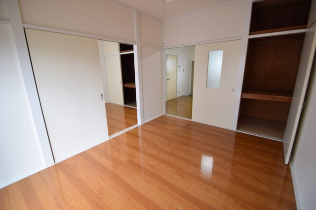 佐久間ハイツＡの寝室|日当たり良好です。