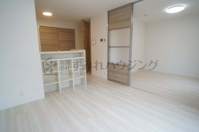 D-room昆陽北の居間・リビング|参考、同建物・反転間取りの号室