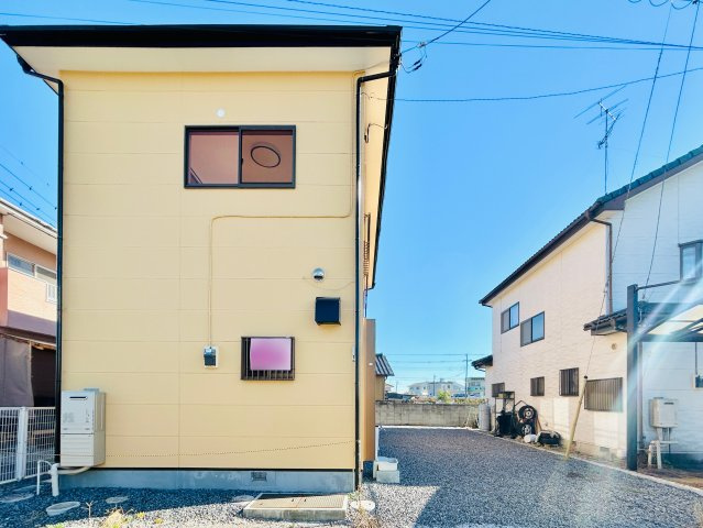 館林市青柳町の外観|駐車スペース広々♪