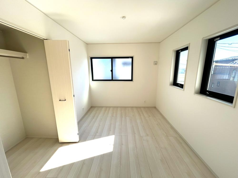 栃木市箱森町　新築戸建2の居間・リビング