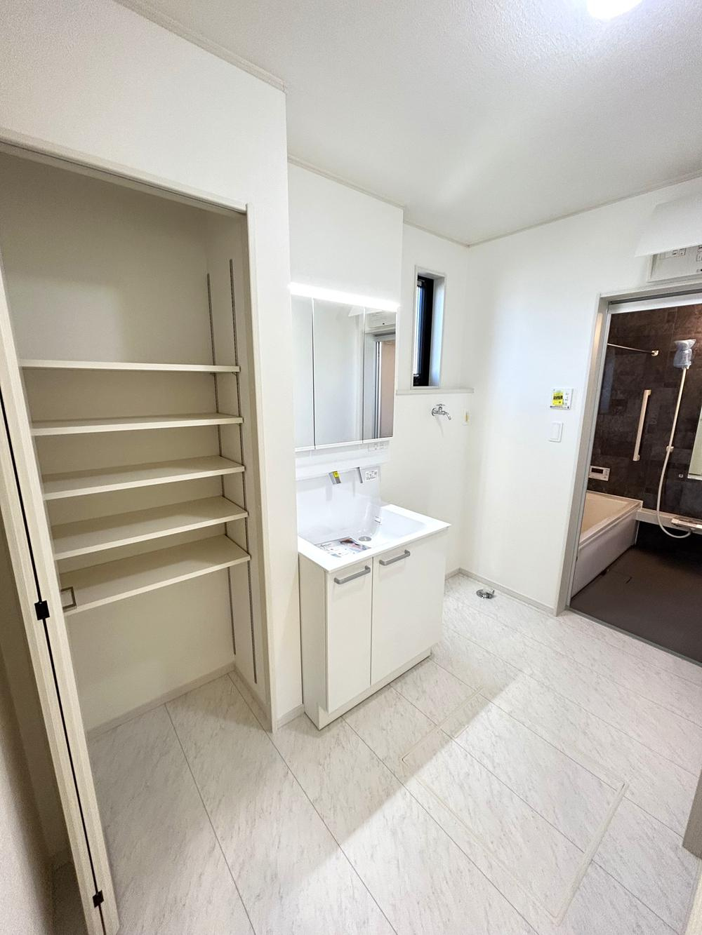 栃木市箱森町　新築戸建2の独立洗面台