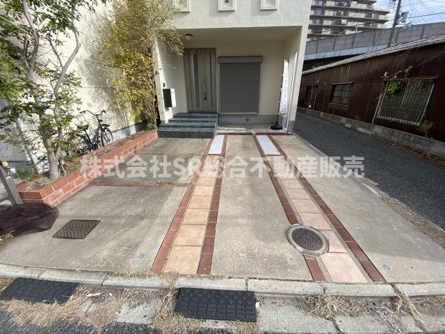 森河内東2丁目中古戸建の駐車場|車をお持ちの方に嬉しい駐車場付きの物件です