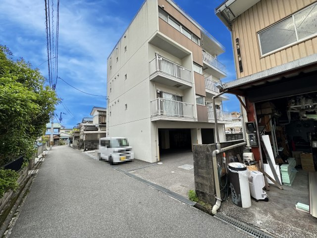 カーサ・トルナーレの駐車場