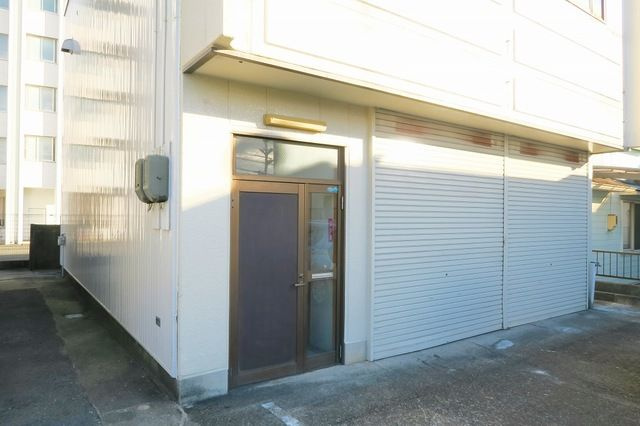 守山区四軒家１－７０３倉付事の外観