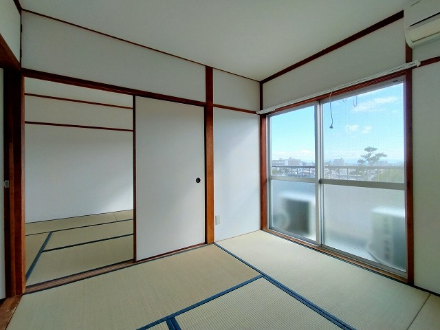 神戸市長田区西山町２丁目の賃貸マンションの内装|和室