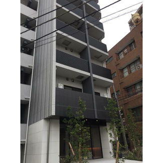 【外観】 | 鉄筋コンクリート造のがっちりとした建物。