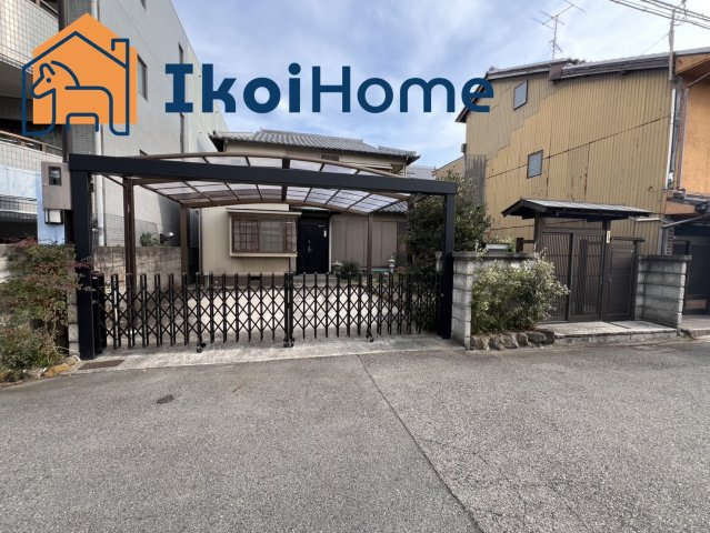 明石市西新町1丁目　中古の外観|西新町駅徒歩8分♪病院・コンビニまで徒歩10分圏内♪2世帯住宅としてもお使いいただけます◎2台駐車可