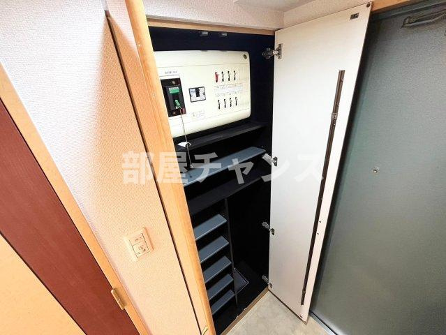 プレサンス鶴舞駅前ブリリアントの収納