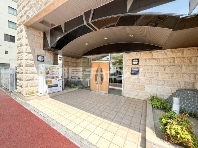 プレサンス鶴舞駅前ブリリアントのエントランス