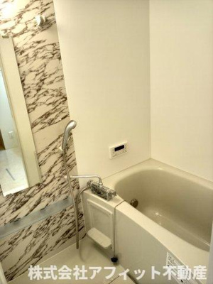 【浴室】 | ポートサイドヴィラ Ⅰ | 追い焚き機能付き