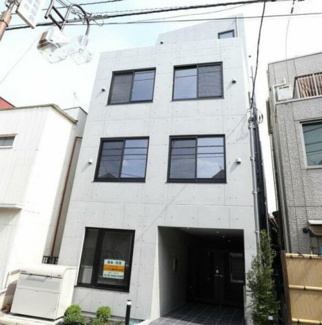 【外観】 | 鉄筋コンクリート造のがっちりとした建物。