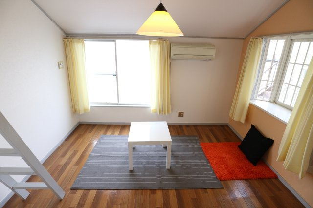 センチュリーパレスの洋室