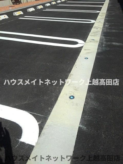 メルティー・アイⅣ　Ｂの駐車場|消雪付駐車場